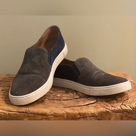 Frye Gemma Cap Suede Slip-On | Smoke/Navy | 8.5 - Picture 3 of 7